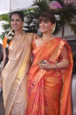 Neeta Lulla, Nishka Lulla at Esha Deol_s wedding in Iskcon Temple on 29th June 2012 (145).JPG